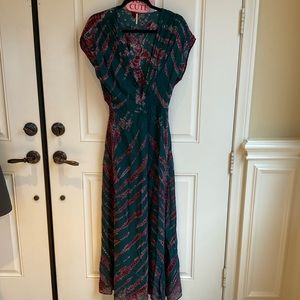 NWT Young Fabulous & Broke silk v neck printed maxi dress Size S